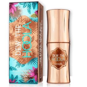 Benefit Dew the Hoola soft matte liquid bronzer
